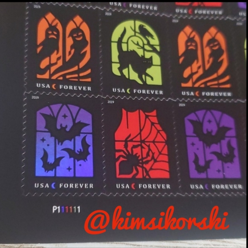 100 Spooky Silhouettes 2019 Forever Postage Stamps USPS Holo‎ Foil Halloween - Picture 6 of 8